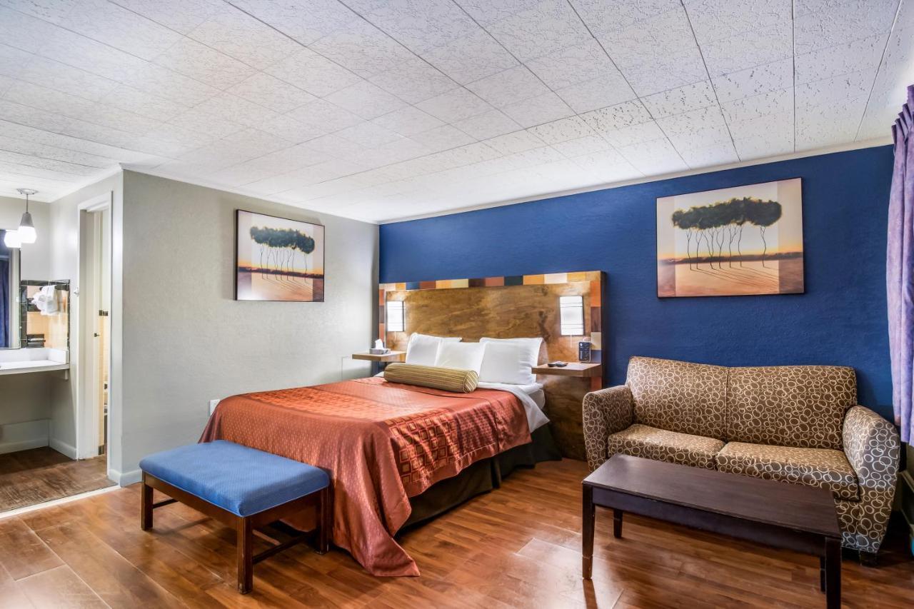 Highland Inn New Cumberland Esterno foto